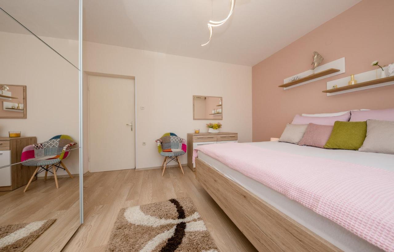 Apartments Luka Раб Екстер'єр фото