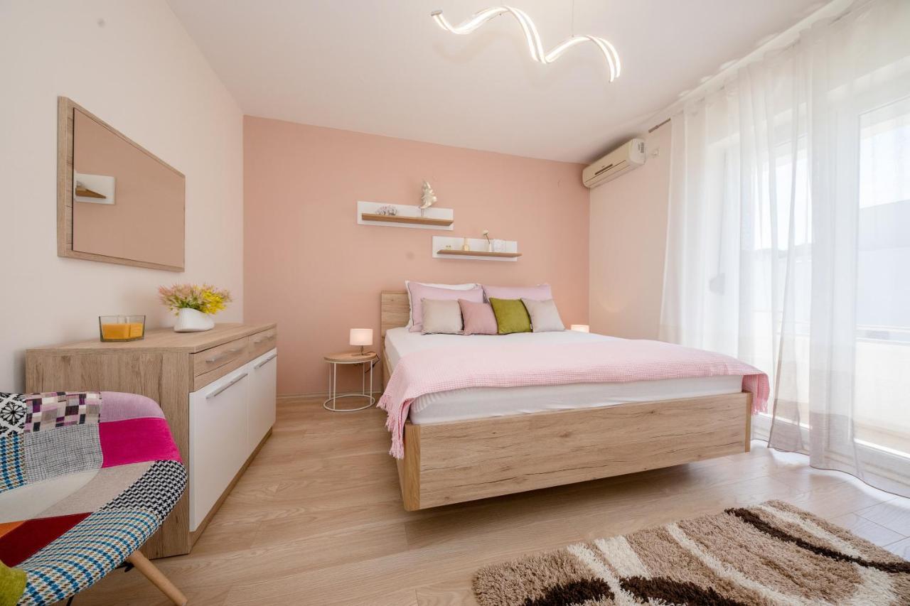 Apartments Luka Раб Екстер'єр фото