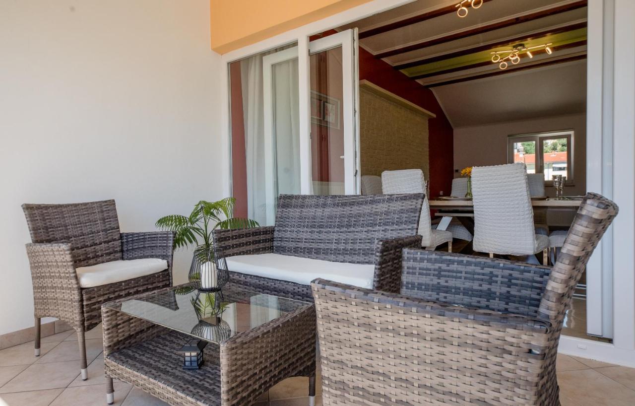 Apartments Luka Раб Екстер'єр фото
