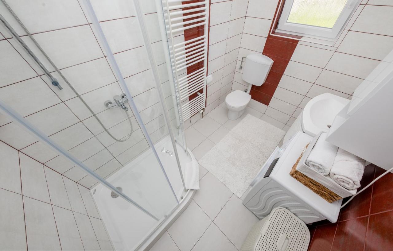 Apartments Luka Раб Екстер'єр фото