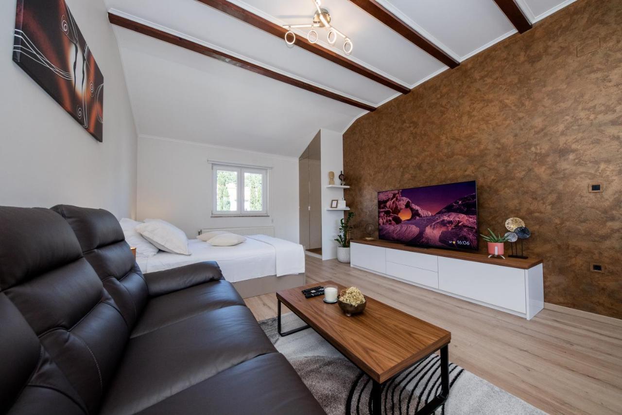 Apartments Luka Раб Екстер'єр фото