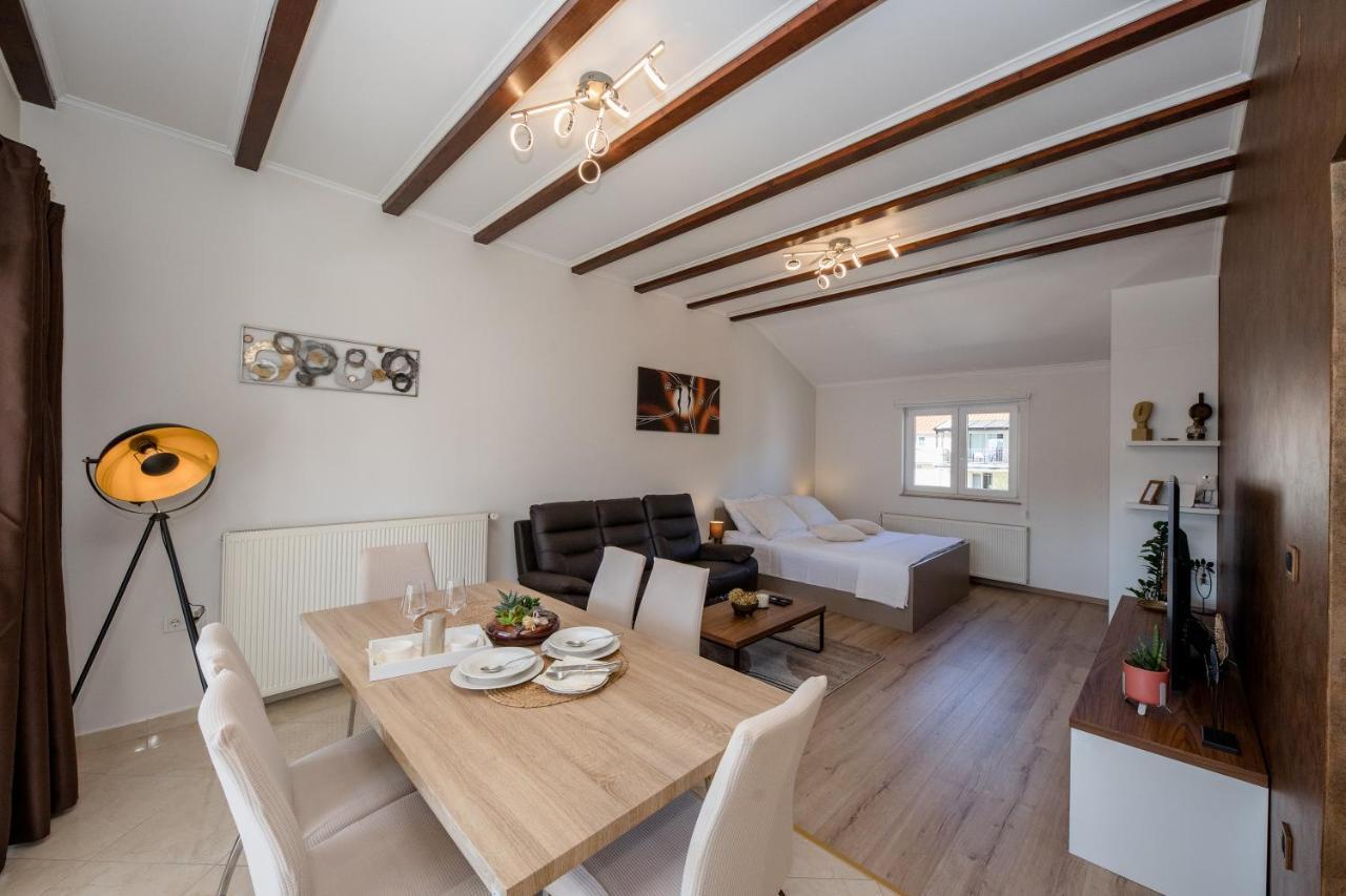 Apartments Luka Раб Екстер'єр фото